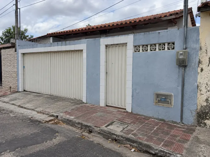 CASA A VENDA NO HENRIQUE JORGE