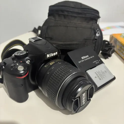 Nikon D5100 Completa + 18-55 VR + Bolsa