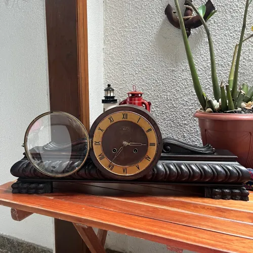 Relógio de mesa antigo