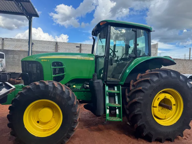Trator Jhon deere 6180 J ano 2013 pneus novos super conservado valor 265 mil