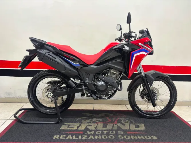 SAHARA 300c 2025 MUITO NOVA ( DIVIDO EM 21X VEZES NO CARTÃO )