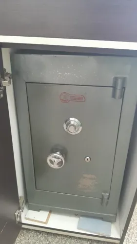 Cofre tamanho médio