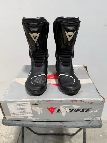 Bota Dainese TR-Course Out Tamanho 42 para Moto