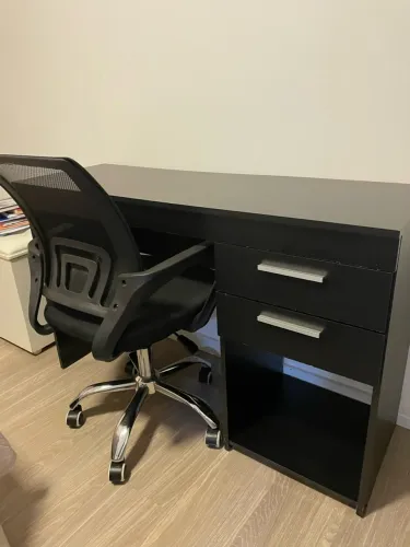 Mesa e cadeira de escritório home office 