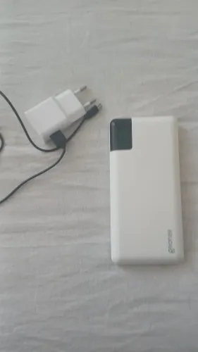 Vendo power bank 16 ml . Bateria portátil.  50 reais . *99 Vinicius 