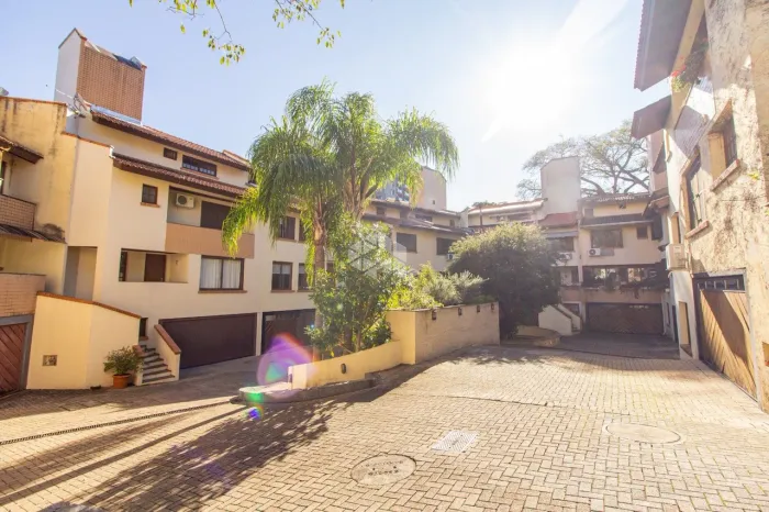 Casa em Condomínio no bairro Boa Vista com 4 dormitórios e 236 m² privativos