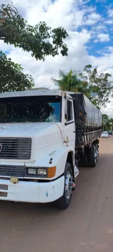 Caminhão Mercedes