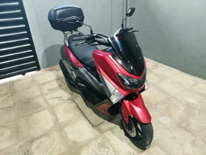 Yamaha NMax 160 ABS 2018 com Baú Givi
