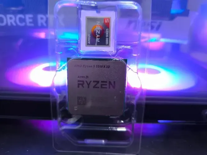 RYZEN 5 5500X3D (ACEITO TROCA - NOVO) 4.0 Ghz 96MB 3D V-CACHE AM4 DDR4