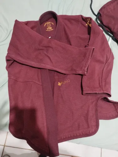 Kimono jiu-jitsu usado branco A2 vermelho A1