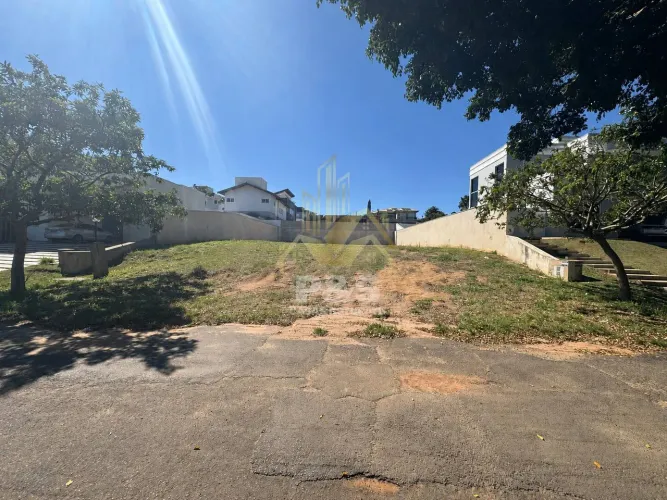 Vendo excelente terreno no condomínio residencial Hípica em Botucatu