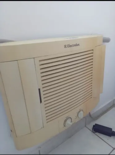 Ar condicionado Gelando Perfeitamente,7500 btus 220v