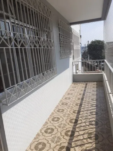 Alugo apartamento no centro de Irajá