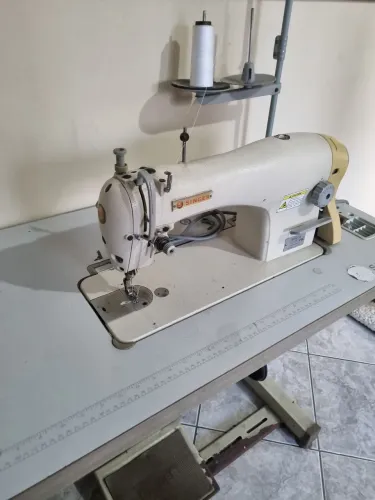 Máquina reta industrial