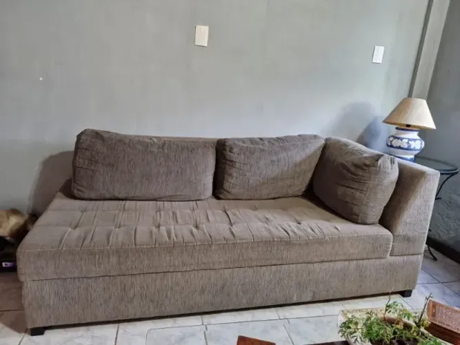 2 sofas de 4 lugares - R$ 450,00 cada