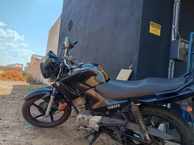 Moto factor2015 125c 9.000 a vista