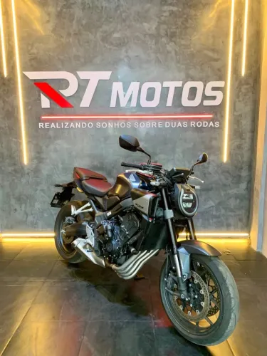 CB / 650 - ECLUTH / 2026 / HONDA
