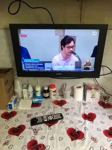 TV CCE 19 ? polegadas