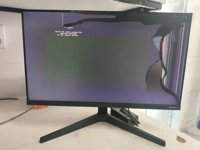 Monitor Samsung com defeito na tela F24T350FHL