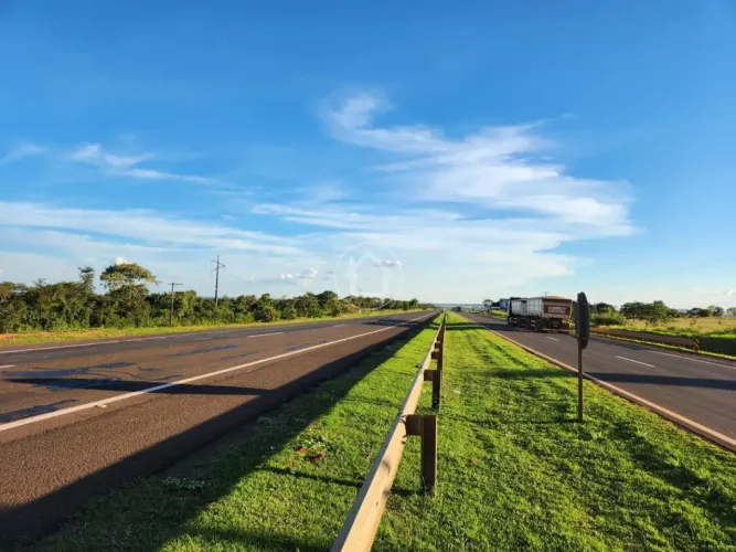 CHACARA 6 HECTARES - BEIRA 163 - PERTO DA CIDADE