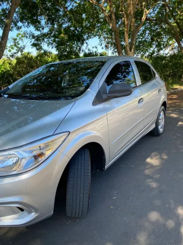 Chevrolet Onix Hatch LS 1.0 8V Flex Power Mec. 4P 2016