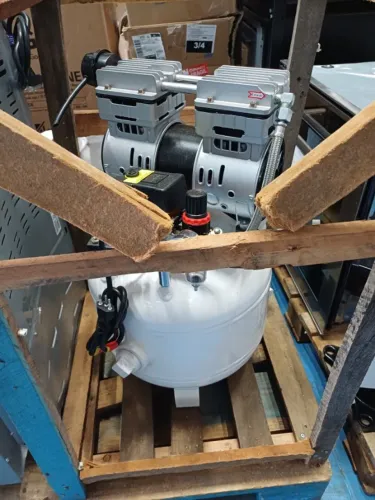 COMPRESSOR ODONTOLOGICO EVOXX 30L 1,14HP 127V PRESSÃO 120PSI 8,3 BAR