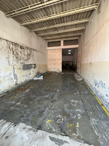 GALPÃO DE 110m² COM MEZANINO EM EXCELENTE LOCALIZAÇÃO DE TABOÃO