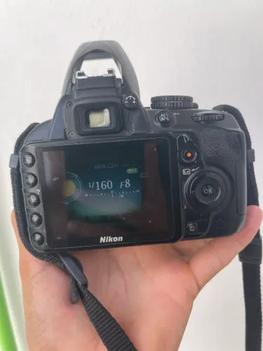NIKON D3100