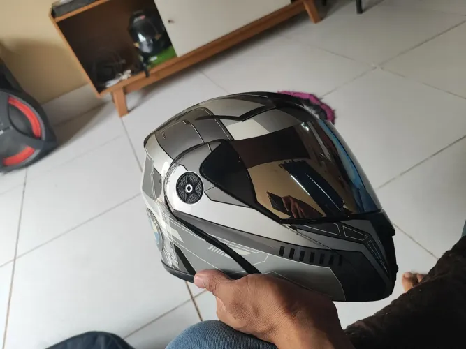 Capacete RoboCop duas viseiras importado do perfeito estado de uso