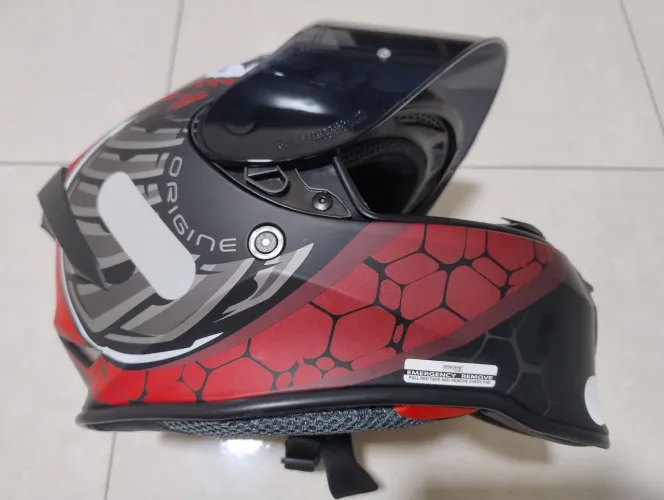 Vendo capacete Origine Helmets. 