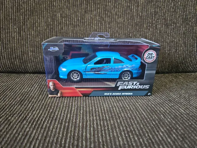 Miniatura Carro Honda Acura Integra "Mia's" - Velozes e Furiosos - 1/32 - Jada Toys