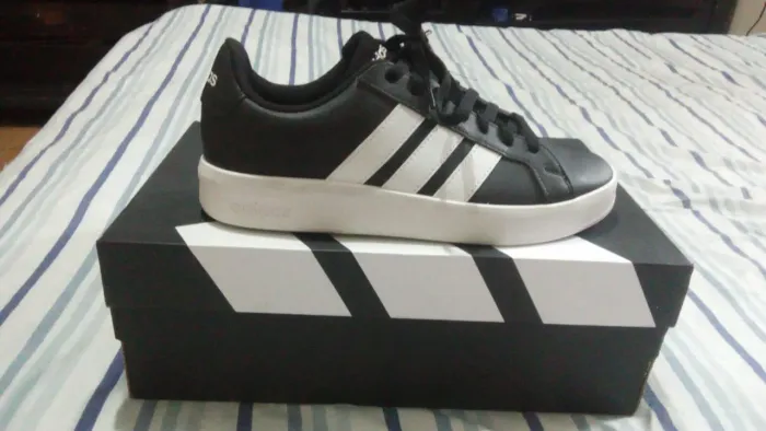 Tênis adidas