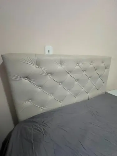 Cama de casal tipo Bau, com Colchão e cabeceira.