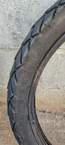 Par de pneu maggion usado xre190/ bros160
