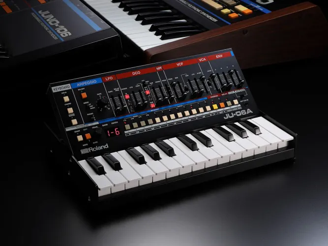 Roland JU-06A + K-25M