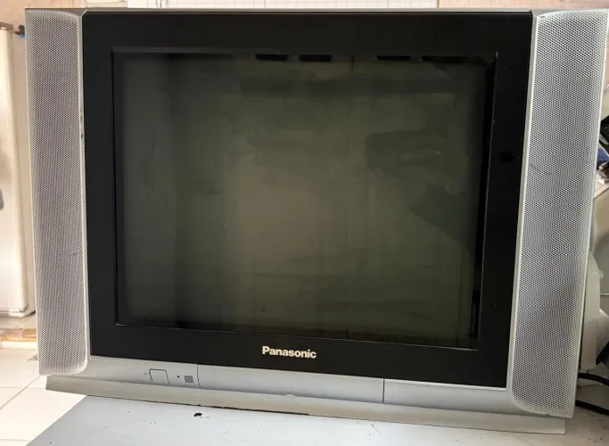 TV Panasonic 20' de tubo