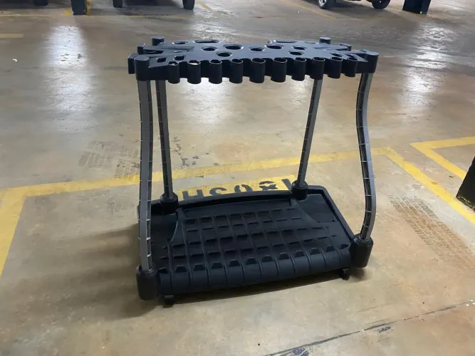 Porta vassouras multifuncional, importado! Motivo da venda, falta de espaço!!!