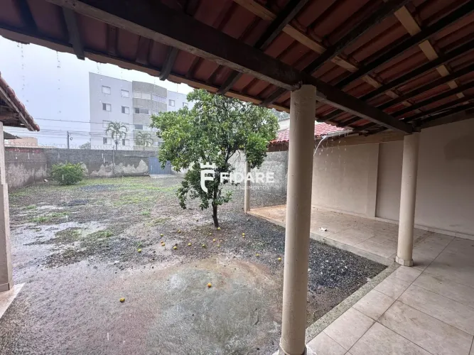 Casa 2 dormitórios para alugar Major Prates Montes Claros/MG