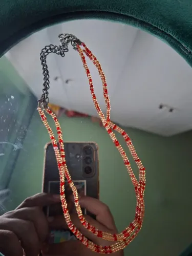 Colar de miçangas feito a mão