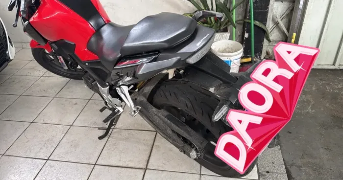 Honda CB 300F Twister Vermelha - Muito Nova, Baixa KM, Pronta para Rodar!