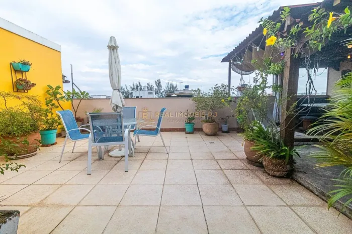 Cobertura Duplex à Venda com 5 Quartos no Recreio
