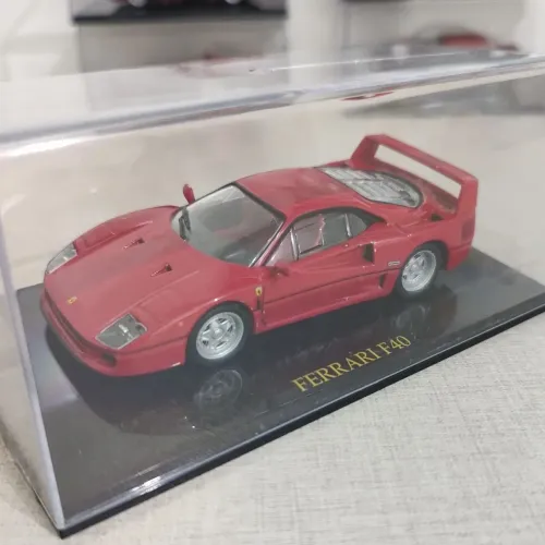 Miniatura 1/43 Ferrari F40 (acrílico trincado) Ferrari Collection Eaglemoss Panini 