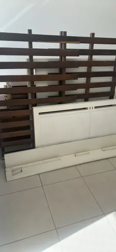 Cama casal madeira Maciço com 2 criados mudo e colchão ortopédico em perfeito estado