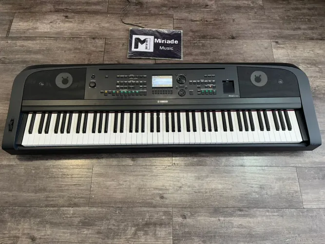 Yamaha DGX 670