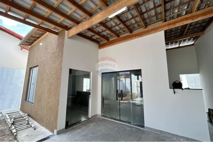 Charmosa Casa a venda no Bairro Eixo Sul - Teixeira de Freitas