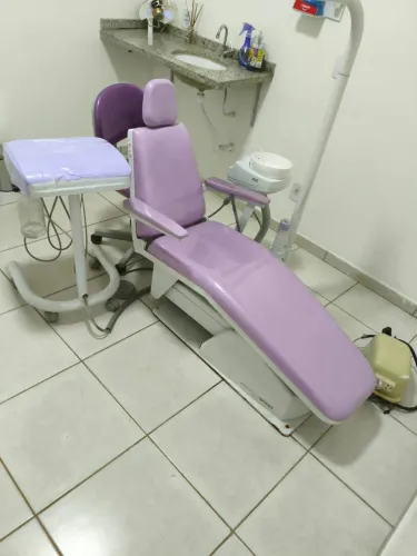 Cadeira Odontológica Dabi Atlante Lilás - Conservada (Oportunidade)