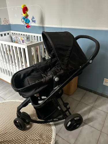 Carrinho de bebê que vira Moisés