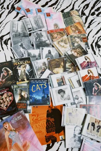 COLEÇÃO CDS E DVDS TAYLOR SWIFT