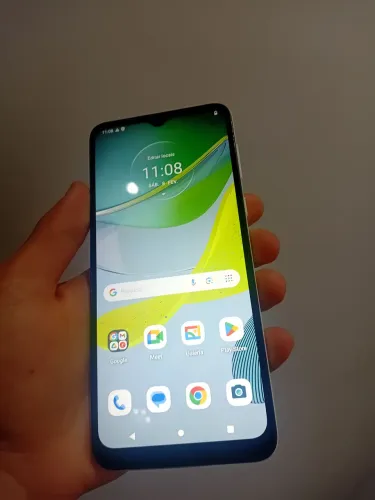 Moto e13