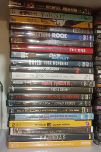 Lote de DVDs de bandas- 40 reais cada